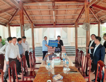 Pacific Group trao tặng 5 tàu chạy bằng năng lượng cho Huyện Ba Tri, tỉnh Bến Tre